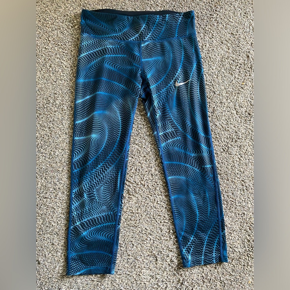 Women’s Nike dri-fit leggings size medium